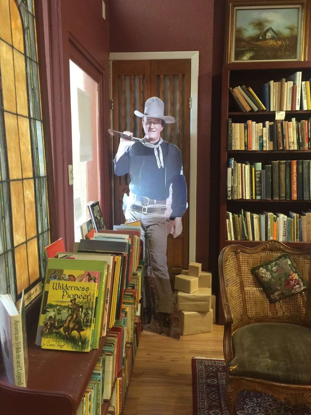 The Tattered Jacket Bookstore | 125 Historic Town Square, Lancaster, TX 75146, USA | Phone: (214) 613-6360