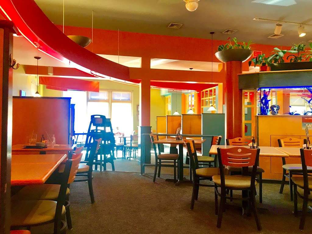 Isaacs Restaurant - Centerville | 245 Centerville Rd, Lancaster, PA 17603, USA | Phone: (717) 393-1199
