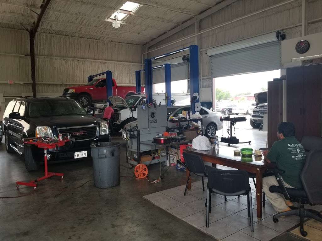 Rodriguez Auto Service | 12130 Antoine Dr # C-7, Houston, TX 77066 | Phone: (713) 572-5704