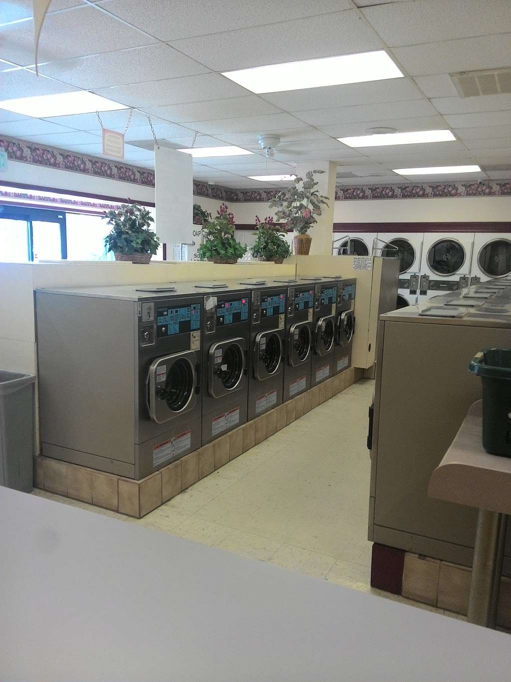 Soap Opera Laundromat | 1365 N Main St, Hampstead, MD 21074, USA | Phone: (410) 374-9009