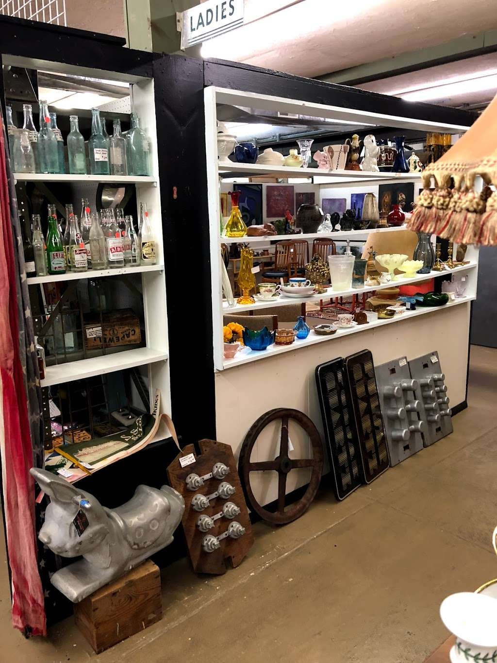 Pennsbury- Chadds Ford Antique Mall | 640 Baltimore Pike, Chadds Ford, PA 19317, USA | Phone: (610) 388-1620