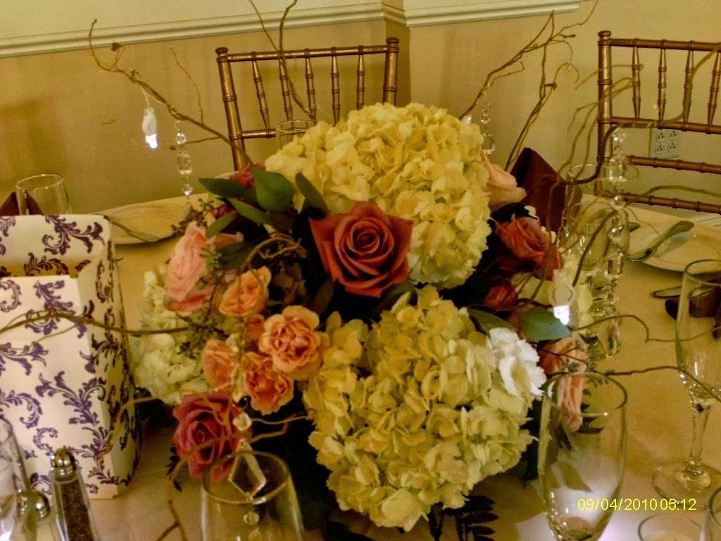 A Country Touch Florist and Gift Shop | 30 Grassy Plain St, Bethel, CT 06801, USA | Phone: (203) 791-8877