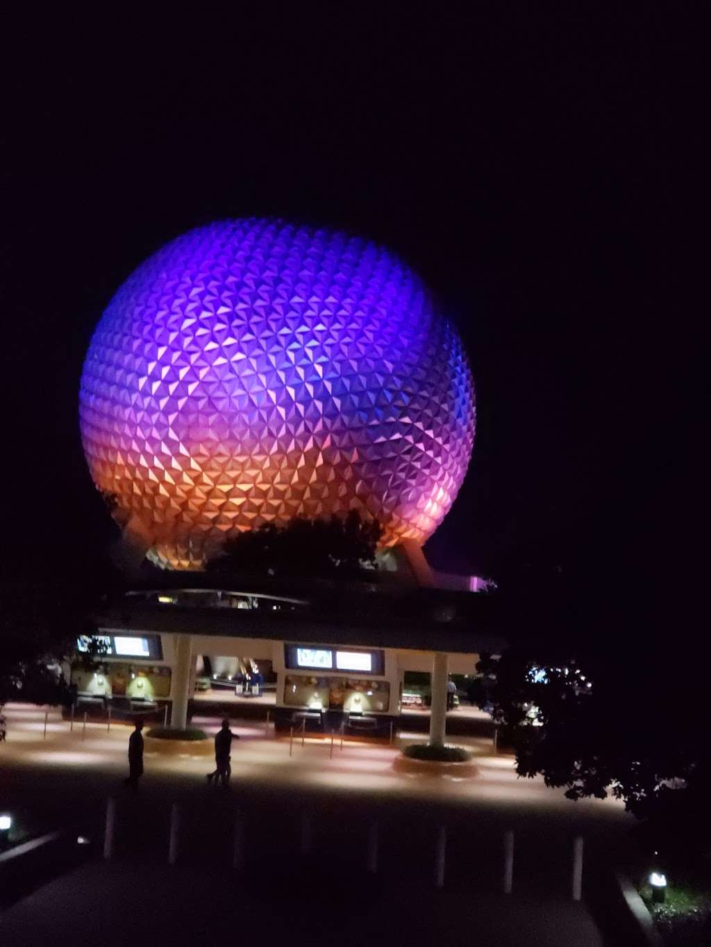 Epcot Bus Station | Bay Lake, FL 32836