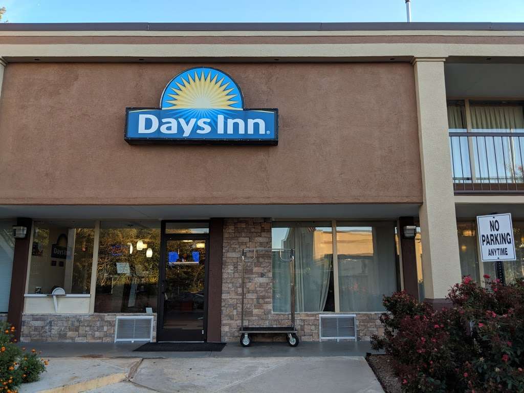 Days Inn by Wyndham Charlotte Airport North | 2625 Little Rock Rd, Charlotte, NC 28214, USA | Phone: (980) 236-0297