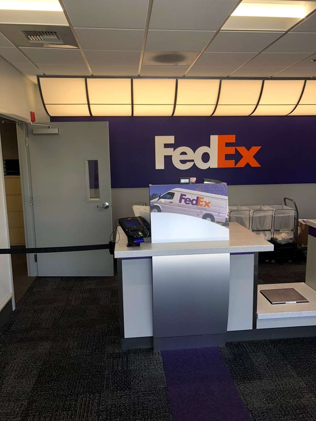 FedEx Ship Center | 2275 S McDowell Blvd Ext, Petaluma, CA 94954, USA | Phone: (800) 463-3339