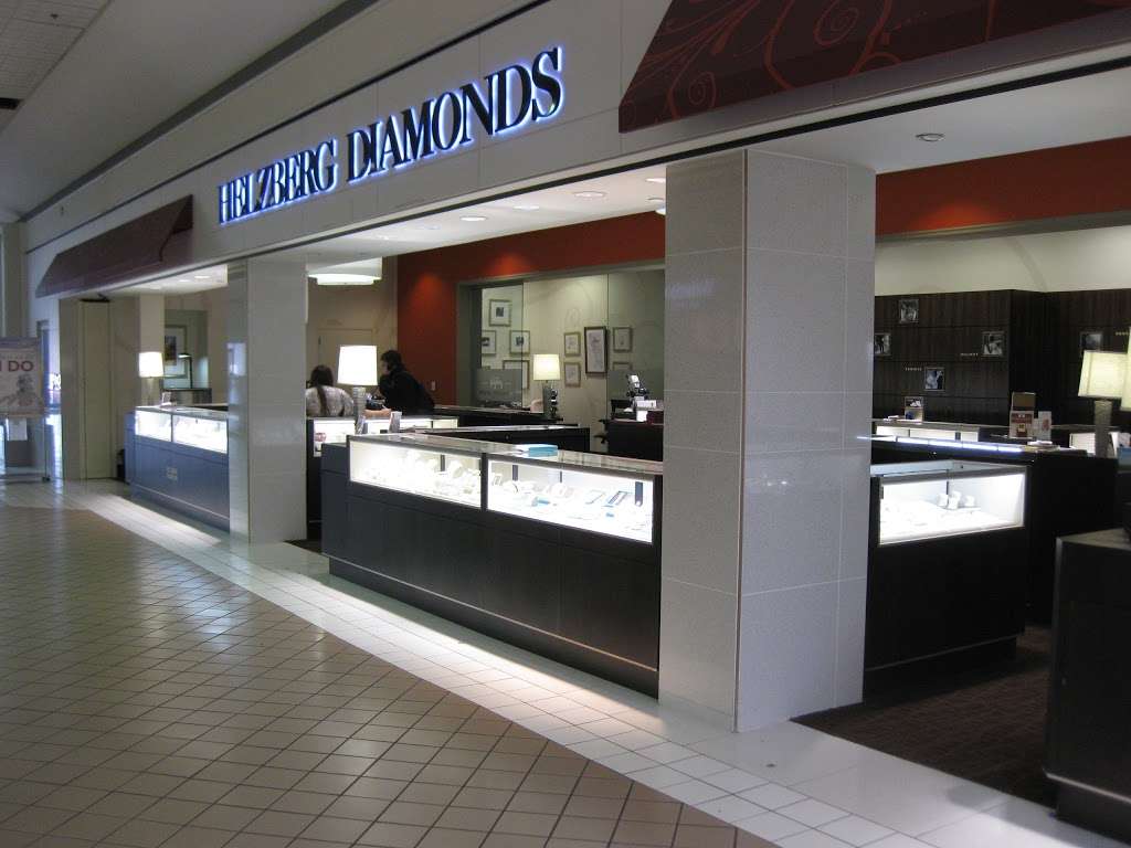 Helzberg Diamonds | 5985 Sky Pond Dr Suite B-100, Loveland, CO 80538, USA | Phone: (970) 461-3774