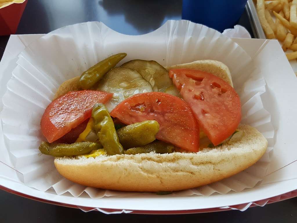 Byrons Hot Dog | 1701 W Lawrence Ave, Chicago, IL 60640, USA | Phone: (773) 271-0900