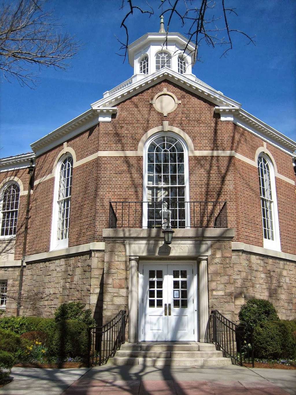 Perrot Memorial Library | 90 Sound Beach Ave, Old Greenwich, CT 06870, USA | Phone: (203) 637-1066