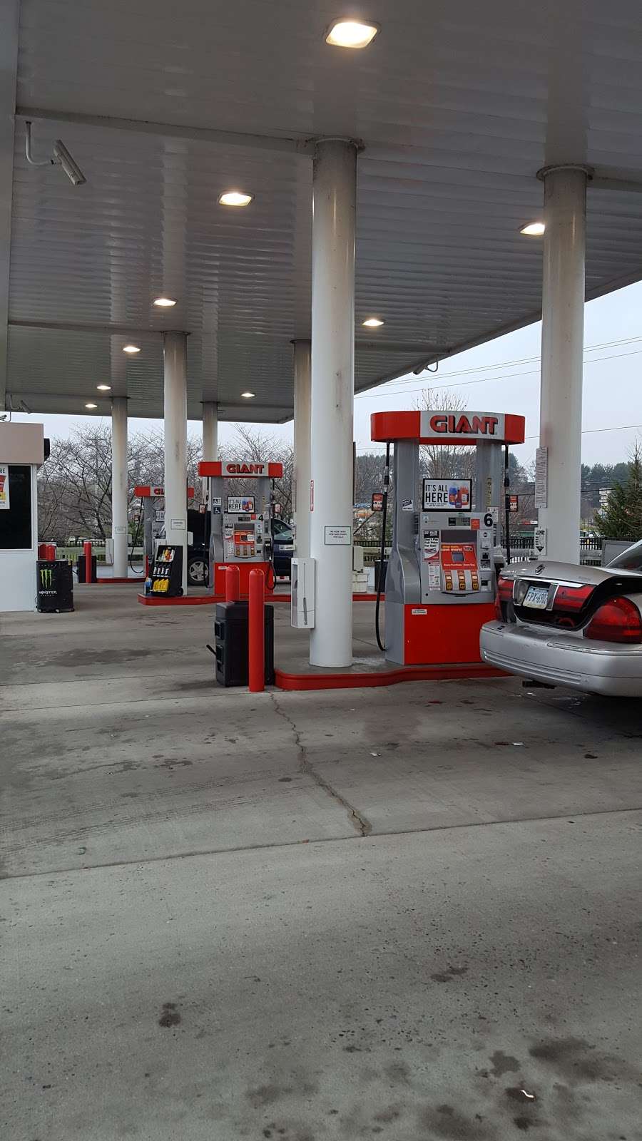 Giant Gas Station | 350 Scarlet Rd, Kennett Square, PA 19348, USA