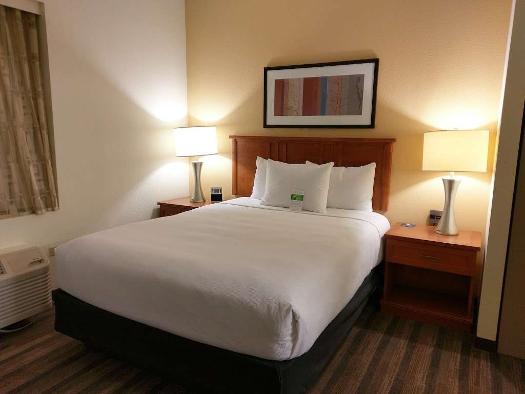 Hyatt House Chicago/ Schaumburg | 1251 American Ln, Schaumburg, IL 60173 | Phone: (847) 706-9007