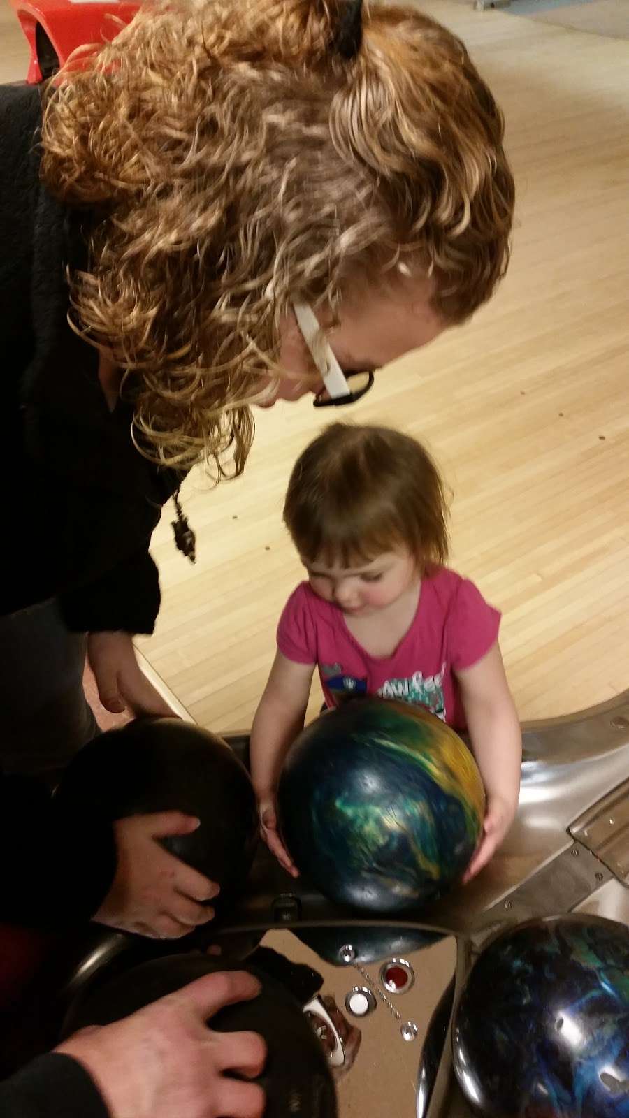 Bowl-awayLanes | 2355 S, US-35, Knox, IN 46534, USA | Phone: (574) 772-4527