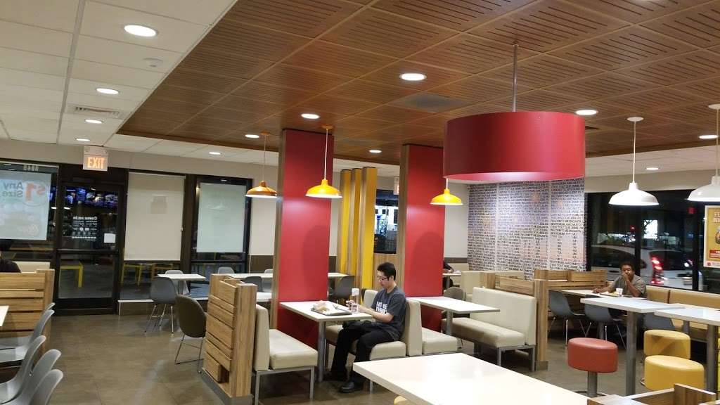 McDonalds | 6945 Linda Vista Rd, San Diego, CA 92111 | Phone: (858) 560-6437