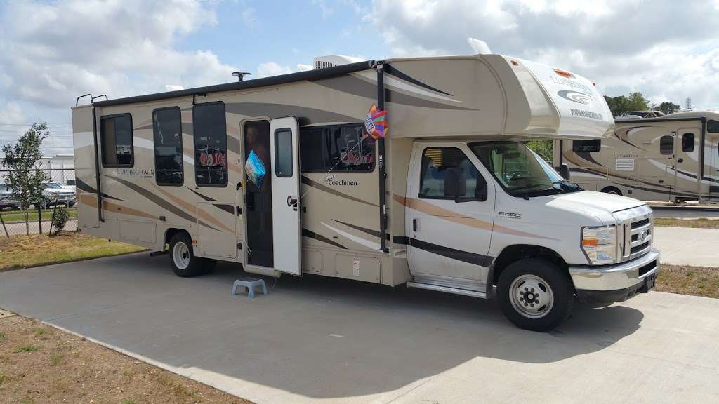 USA RV Resorts Houston | 12187 Sagedowne Ln, Houston, TX 77089, USA | Phone: (832) 781-4777