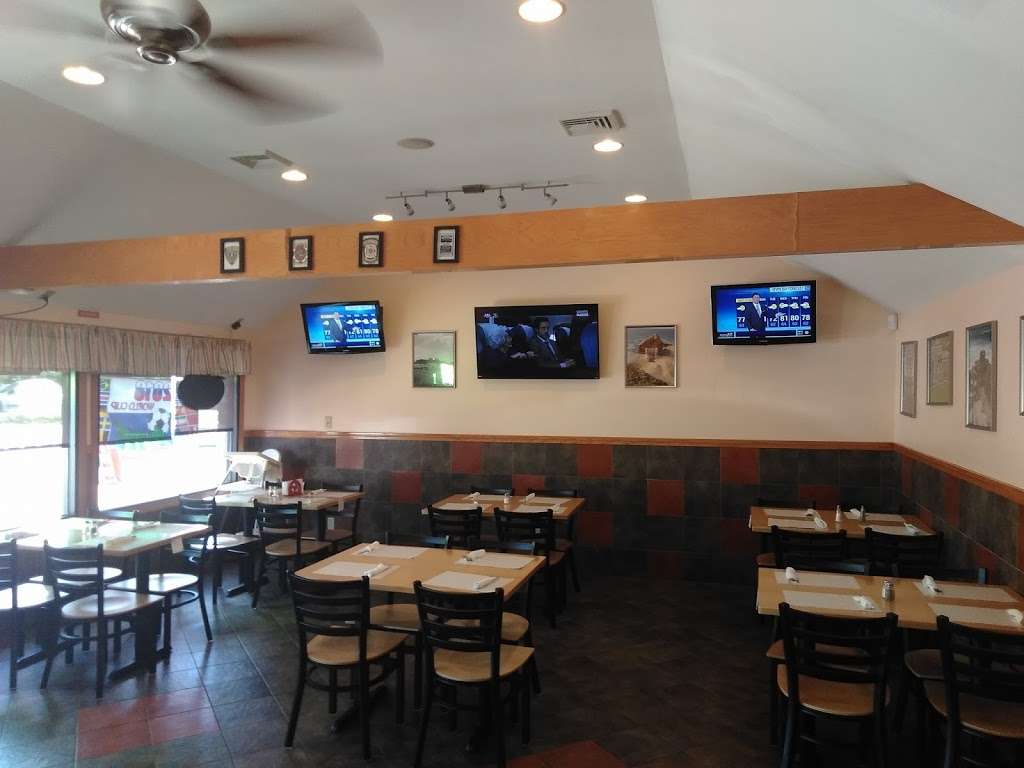 Castelo Deli & Catering | 256 Oak St, Bridgeport, CT 06604, USA | Phone: (203) 612-1953