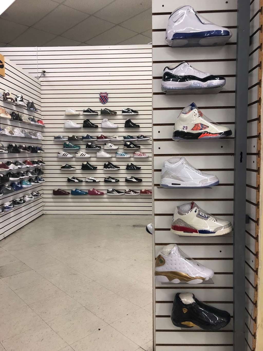 Shoe addict footwear | 14560 Palmdale Rd, Victorville, CA 92392, USA | Phone: (760) 245-6919