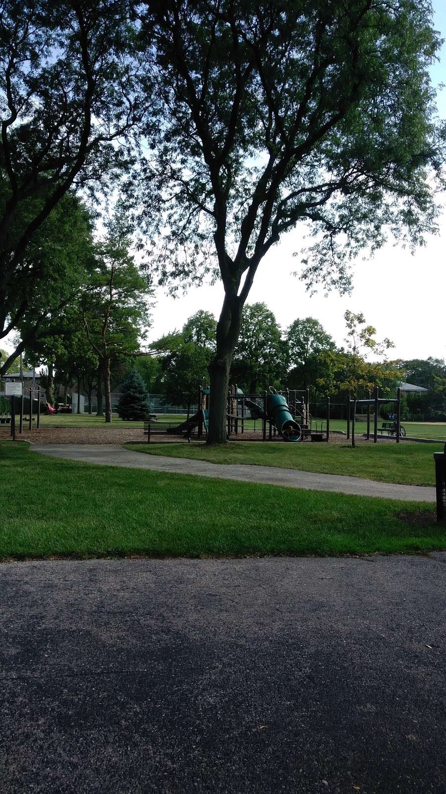 Robinhood Park | 1121 E 31st St, La Grange Park, IL 60526