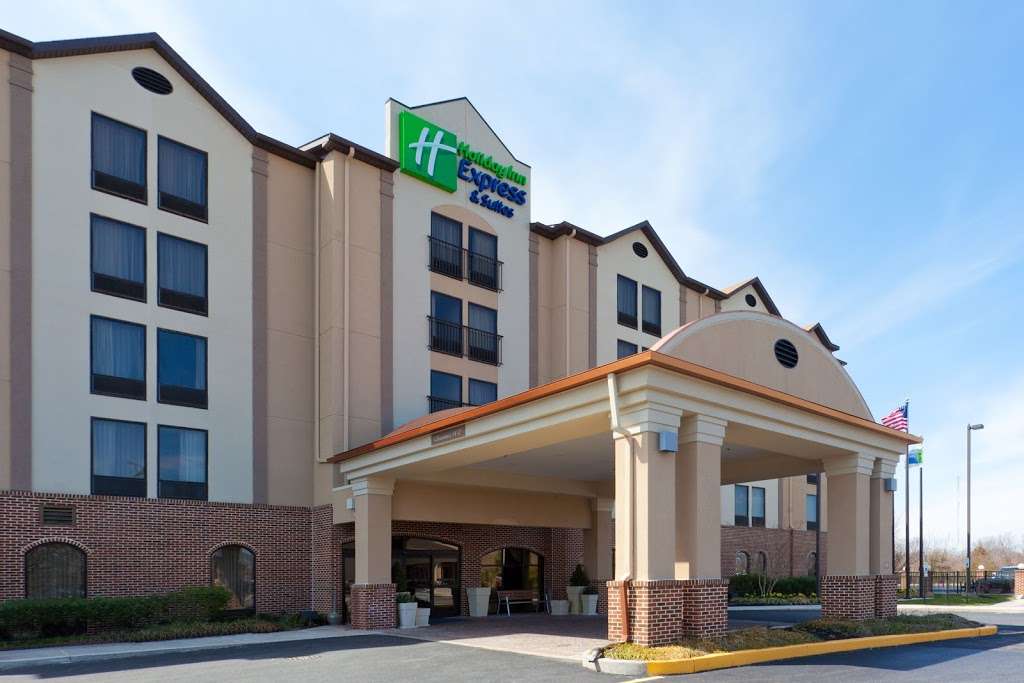 Holiday Inn Express & Suites Dover | 1780 N Dupont Hwy, Dover, DE 19901, USA | Phone: (302) 678-0600