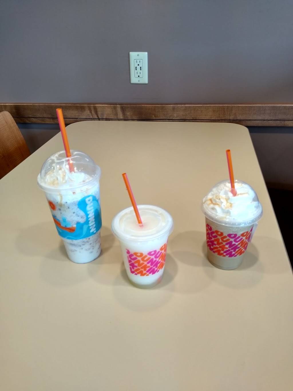 Dunkin | 1211 Allen Rd Suite 300, Bakersfield, CA 93314, USA | Phone: (661) 589-3772