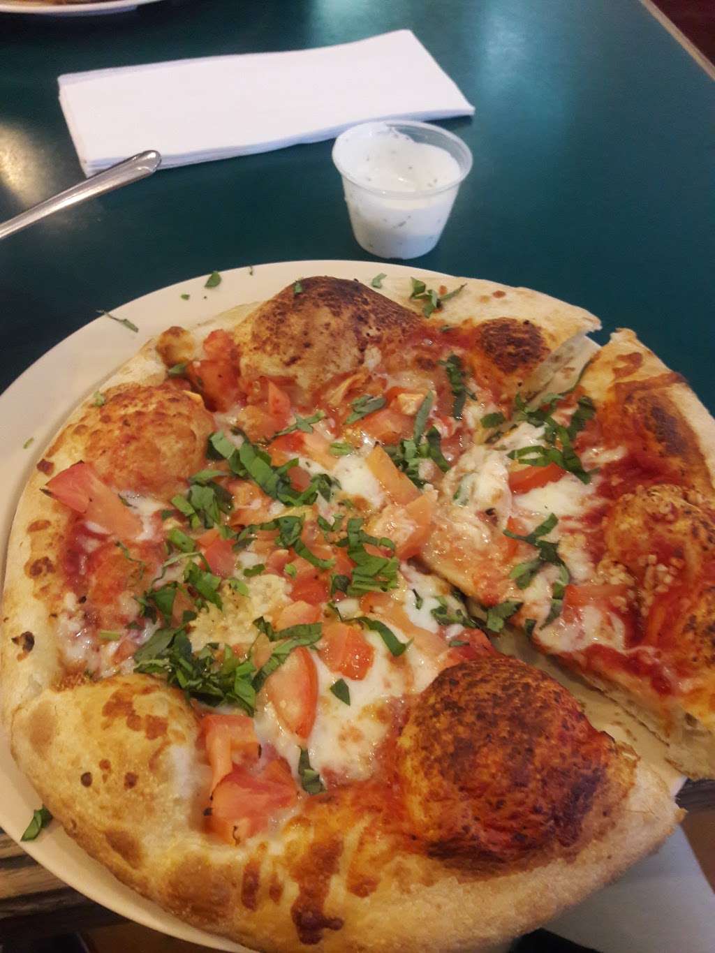 Ameci Pizza & Pasta | 4520, 27305 Live Oak Rd, Castaic, CA 91384, USA | Phone: (661) 257-3855