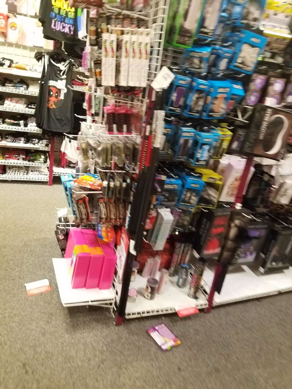 SPENCER GIFTS | 112 Eisenhower Pkwy, Livingston, NJ 07039, USA | Phone: (800) 762-0419