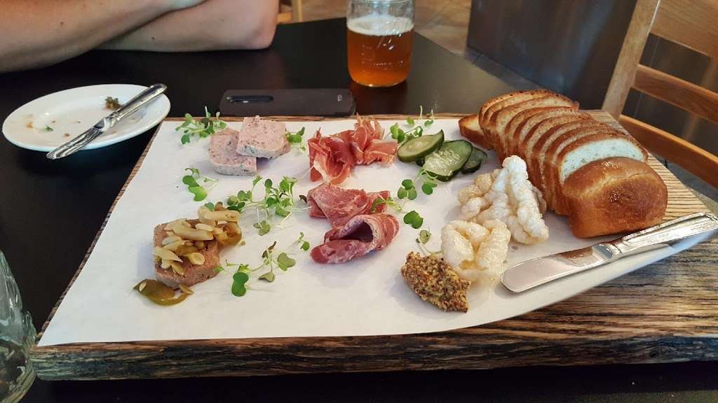 Market Table Bistro | 13 E Broad Way, Lovettsville, VA 20180, USA | Phone: (540) 822-3008