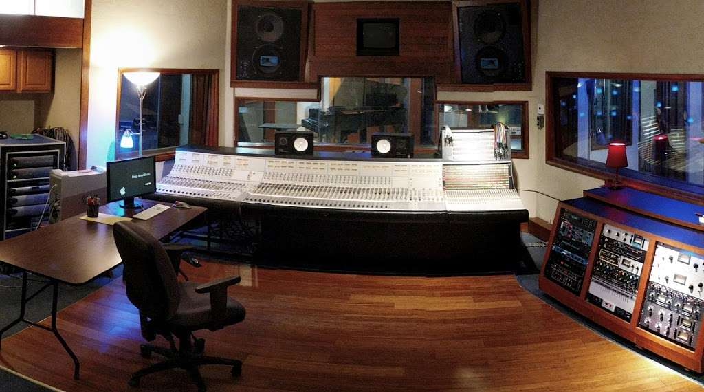 Stagg Street Studio | 15147 Stagg St, Van Nuys, CA 91406, USA | Phone: (818) 989-0511