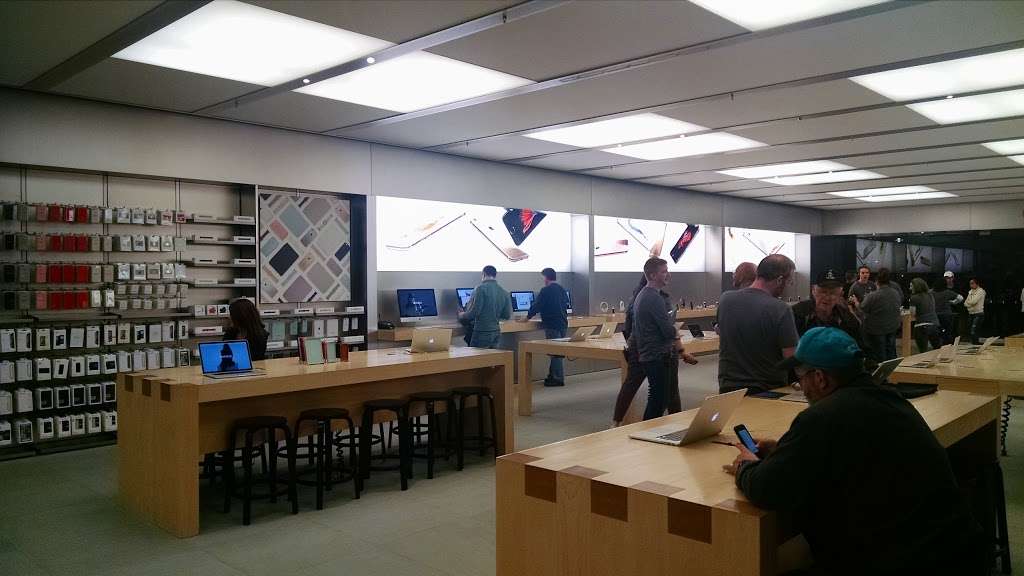 Apple Lehigh Valley | 250 Lehigh Valley Mall, Whitehall, PA 18052, USA | Phone: (610) 266-4860