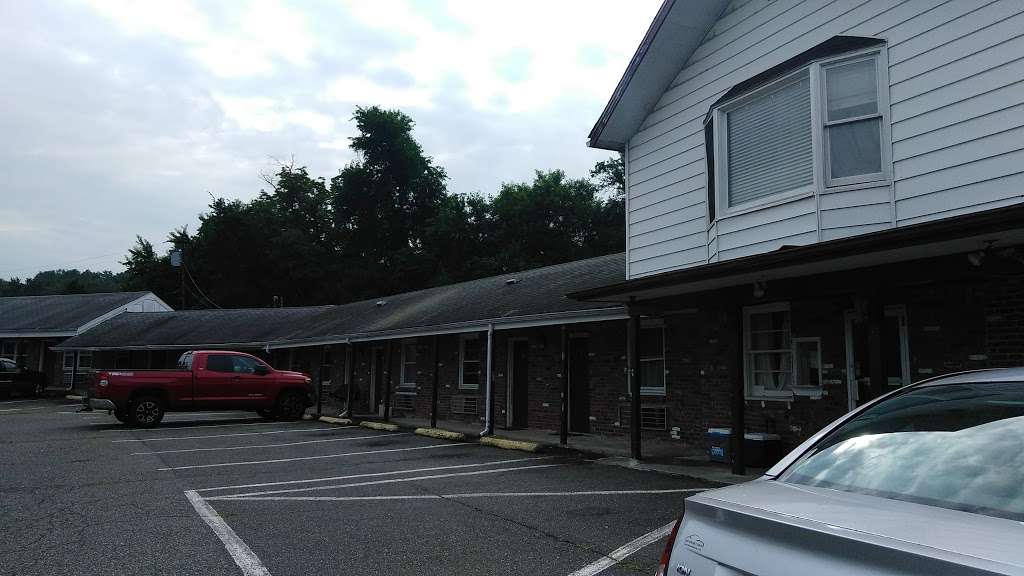 Fountain Motel | 1031 US-22, Lebanon, NJ 08833, USA | Phone: (908) 236-6322