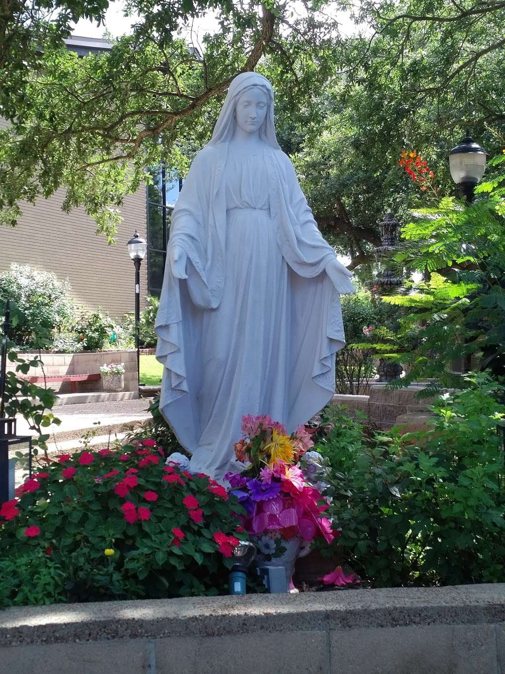 St Luke the Evangelist Catholic Church | 11011 Hall Rd, Houston, TX 77089, USA | Phone: (281) 481-6816