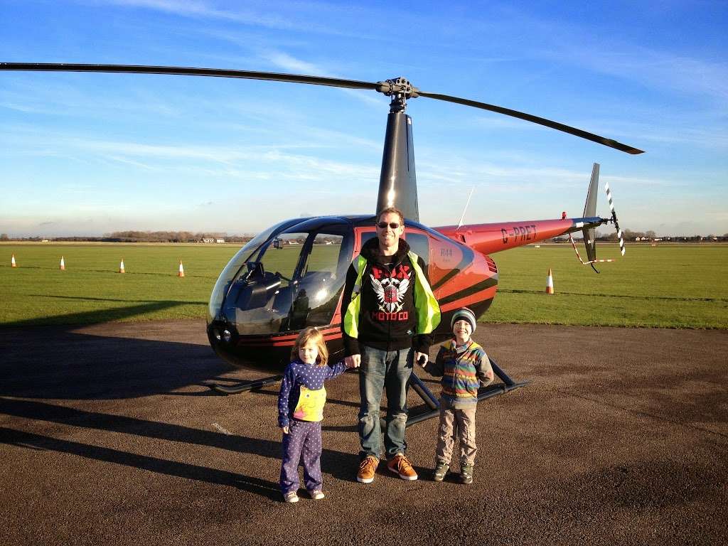 Elstree Helicopters | Elstree Aerodrome, Hogg Ln, Radlett, Borehamwood WD6 3AW, UK | Phone: 020 8099 7766