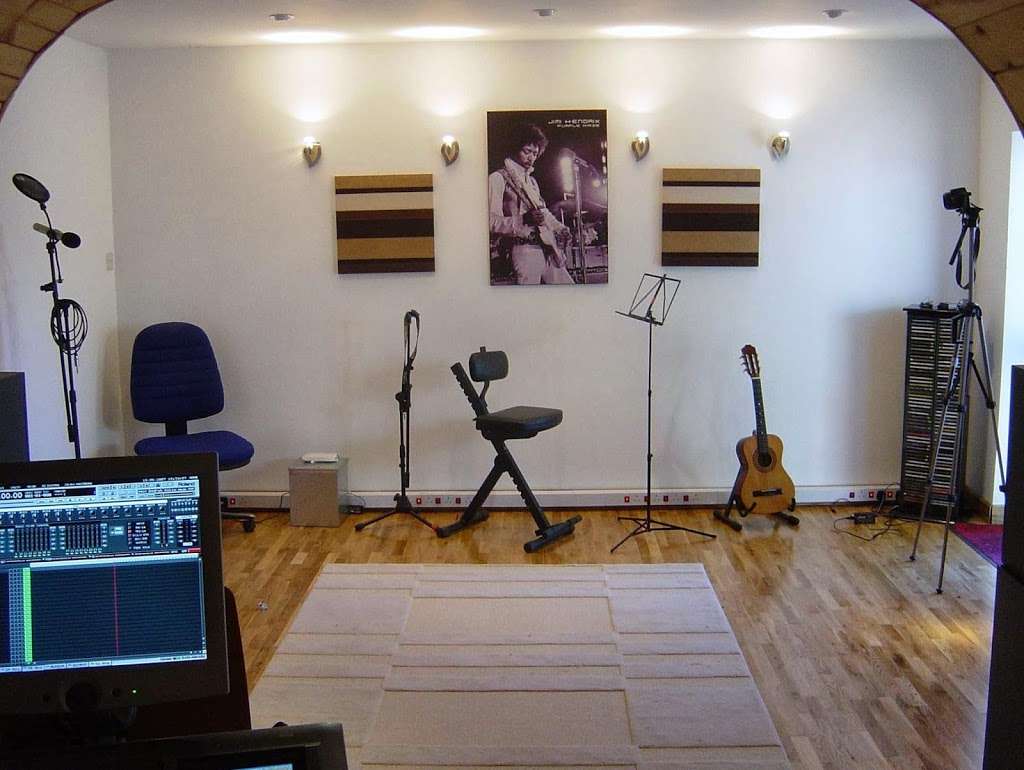 Treetops Recording Studio | 113 The St, Capel, Dorking RH5 5JX, UK | Phone: 056 0131 1363
