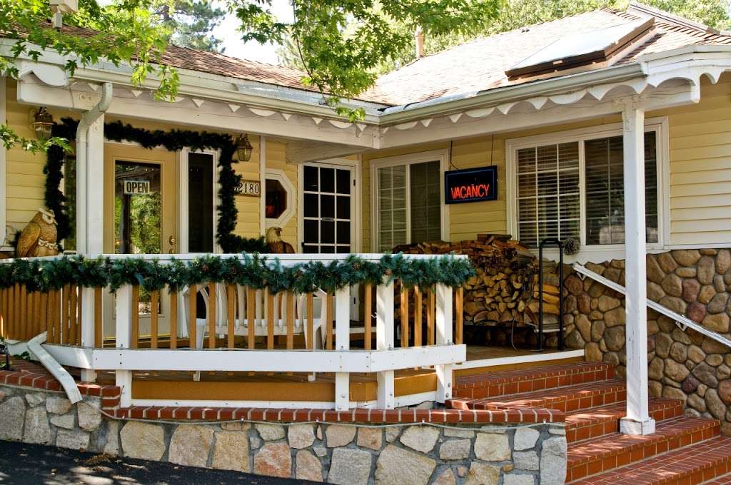 Giant Oaks Lodge | 32180 Hilltop Blvd, Running Springs, CA 92382 | Phone: (909) 867-2231