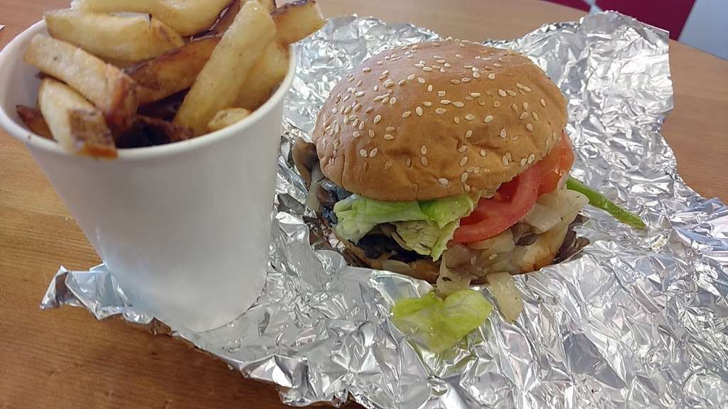 Five Guys | 2641 N 44th St, Phoenix, AZ 85008, USA | Phone: (602) 956-0444