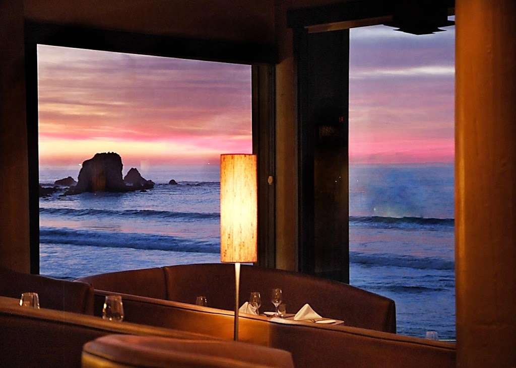 Moonraker | 105 Rockaway Beach Ave, Pacifica, CA 94044, USA | Phone: (650) 557-7025