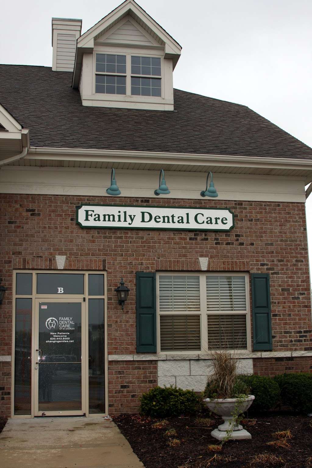 Family Dental Care of Campton Hills | 40W177 Campton Crossings Dr, St. Charles, IL 60175, USA | Phone: (630) 443-5000