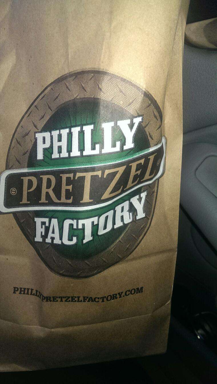 Philly Pretzel Factory | 960 Amboy Ave, Edison, NJ 08837, USA | Phone: (732) 225-4567