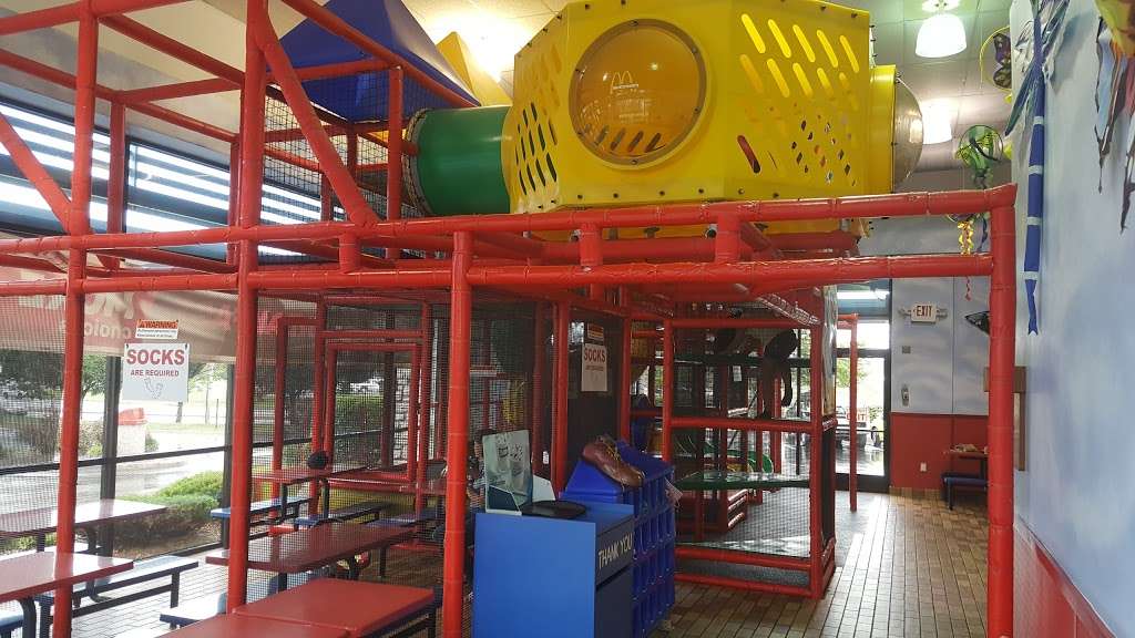 McDonalds | 11850 W 135th St, Overland Park, KS 66221, USA | Phone: (913) 685-9898