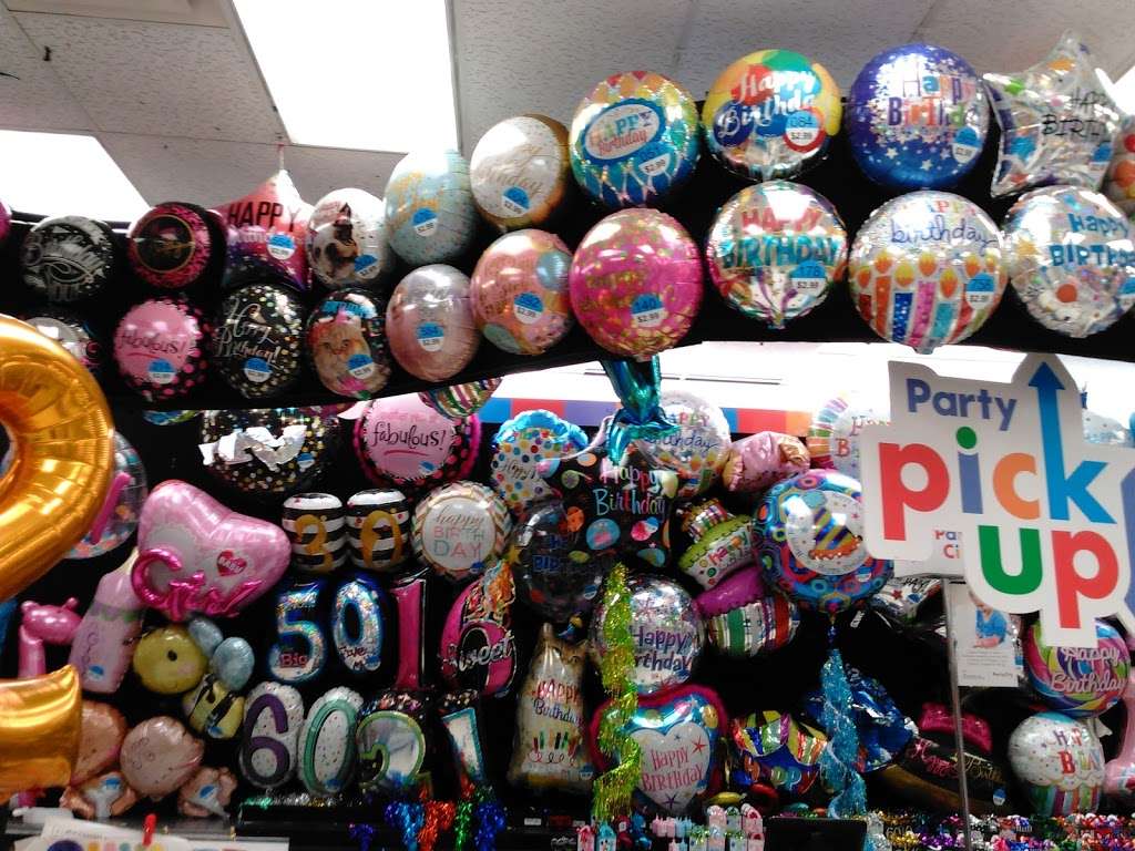 Party City | 10229 Indianapolis Blvd, Highland, IN 46322, USA | Phone: (219) 924-9071