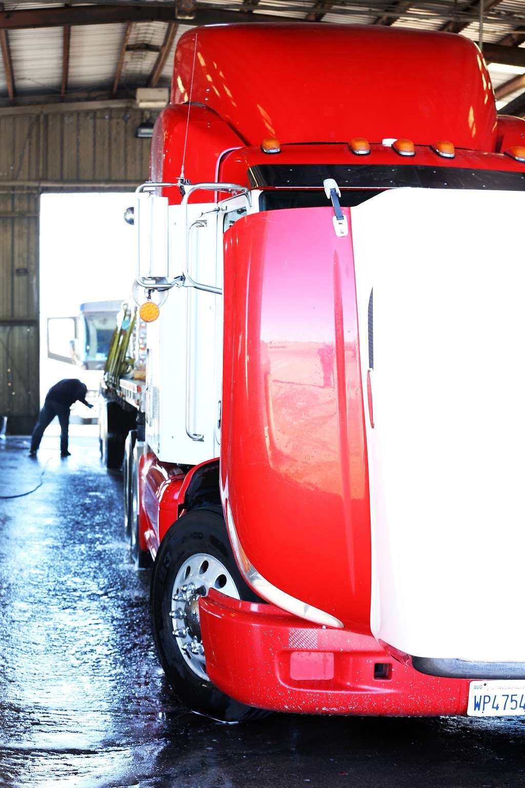 A&A Truck Wash | 2250A Main St, Barstow, CA 92311, USA | Phone: (760) 256-2404