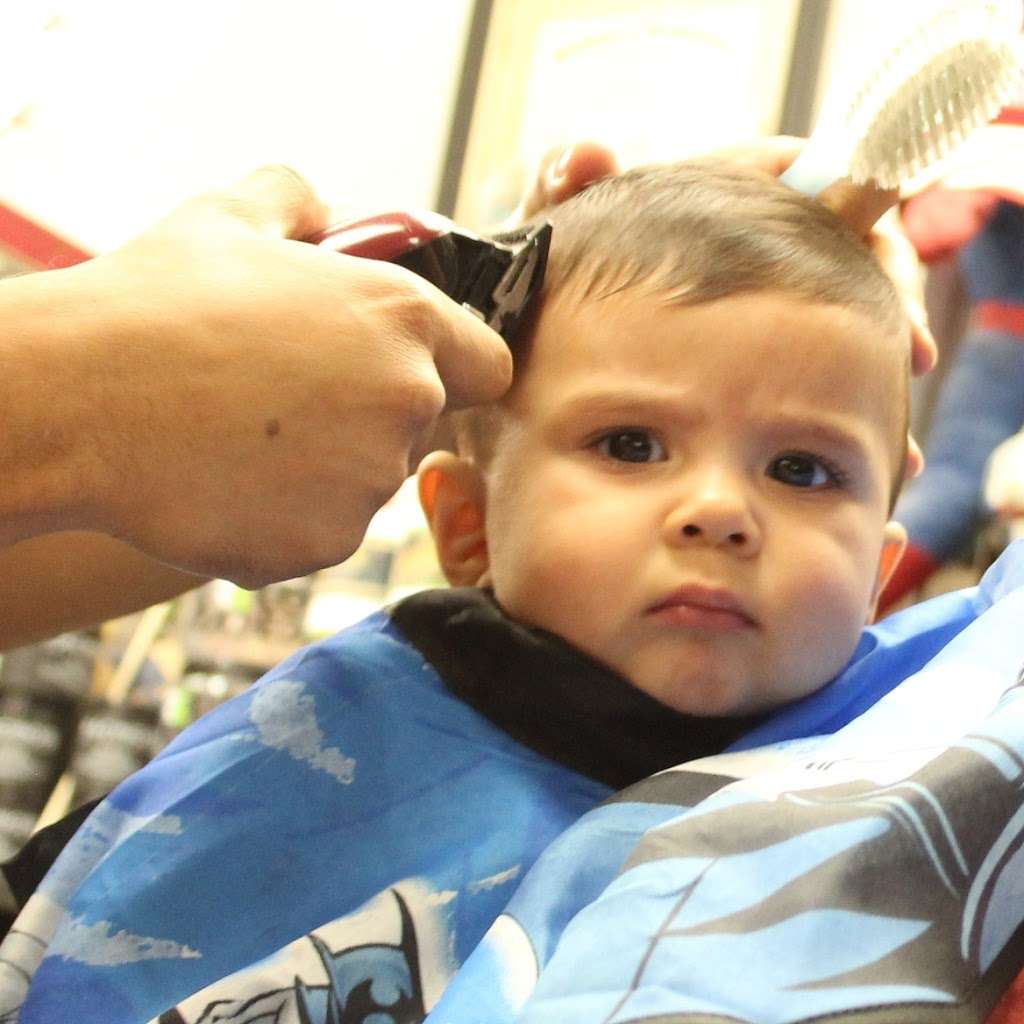 Munoz BARBER SHOP @mbarbershop | 8446 Alondra Blvd, Paramount, CA 90723 | Phone: (562) 965-6314