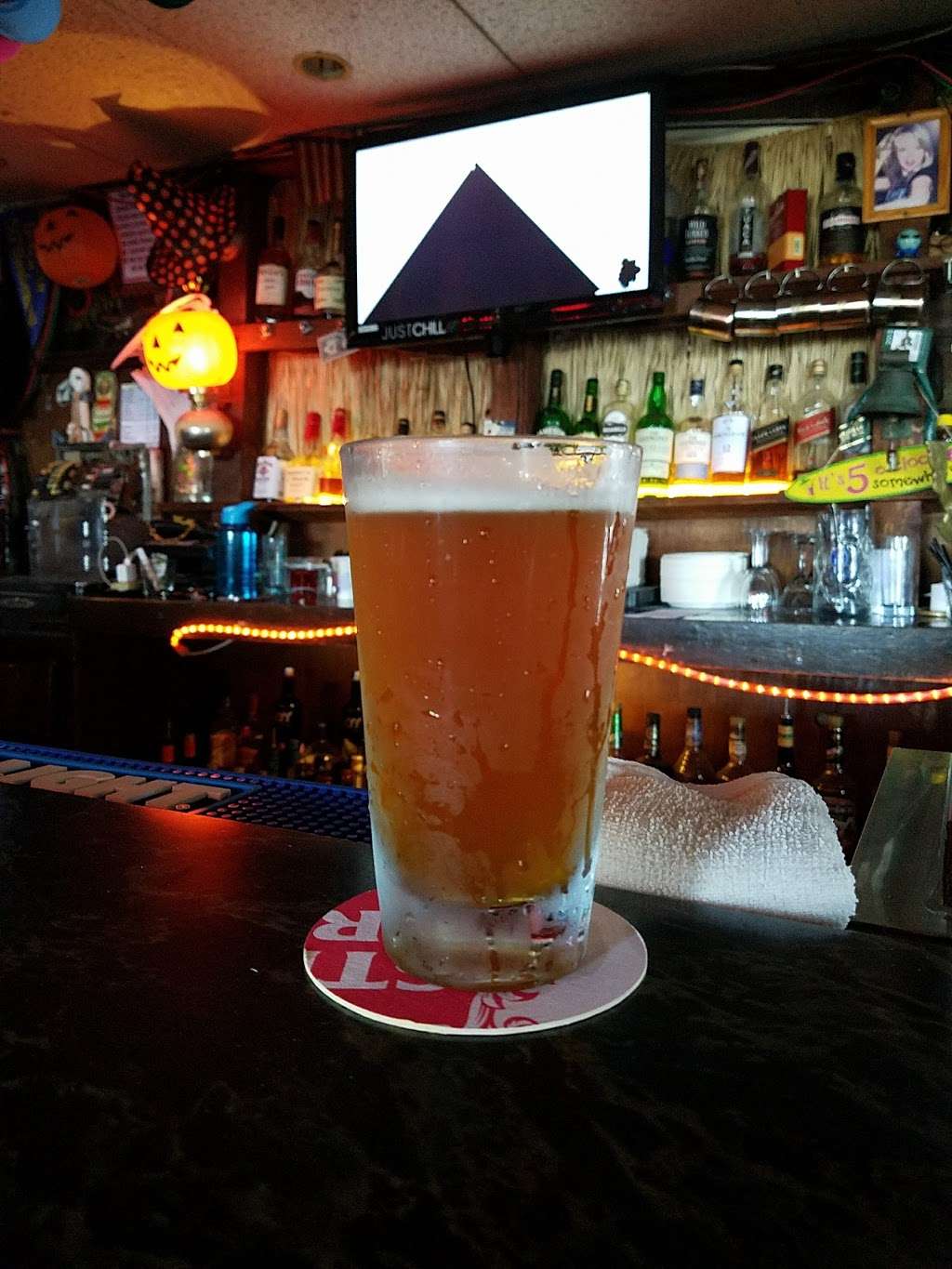 Shellback Tavern 116 Manhattan Beach Blvd, Manhattan Beach, CA 90266