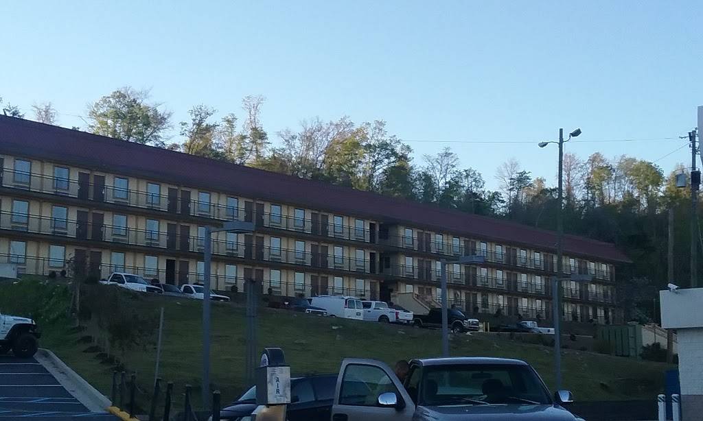 Econo Lodge | 624 Decatur Hwy, Fultondale, AL 35068, USA | Phone: (205) 874-9689