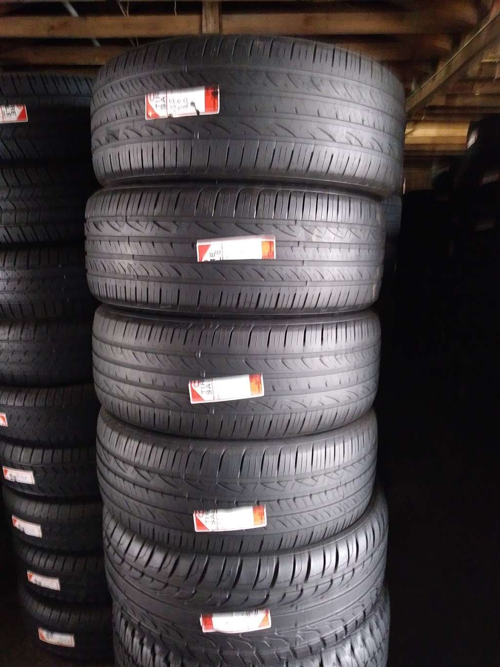 Cardenas Lux Tire Shop | 416 Houston St, Rosenberg, TX 77471, USA | Phone: (713) 933-5668