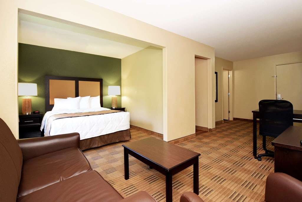 Extended Stay America Indianapolis - North | 9750 Lakeshore Dr E, Indianapolis, IN 46280 | Phone: (317) 843-1181