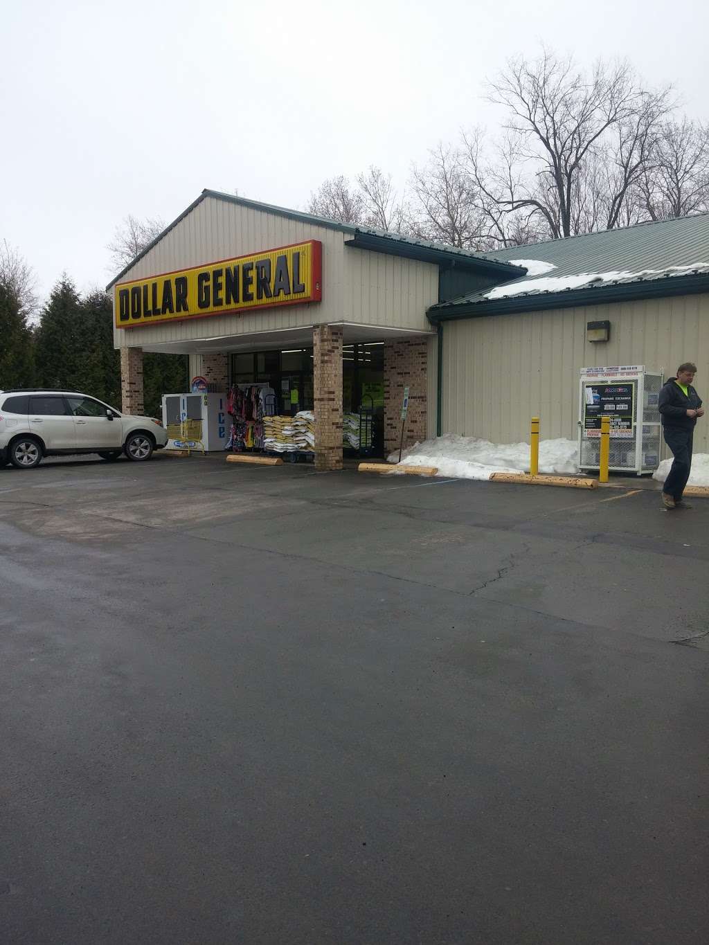 Dollar General | 117 S Main St, Forest City, PA 18421 | Phone: (570) 536-0162