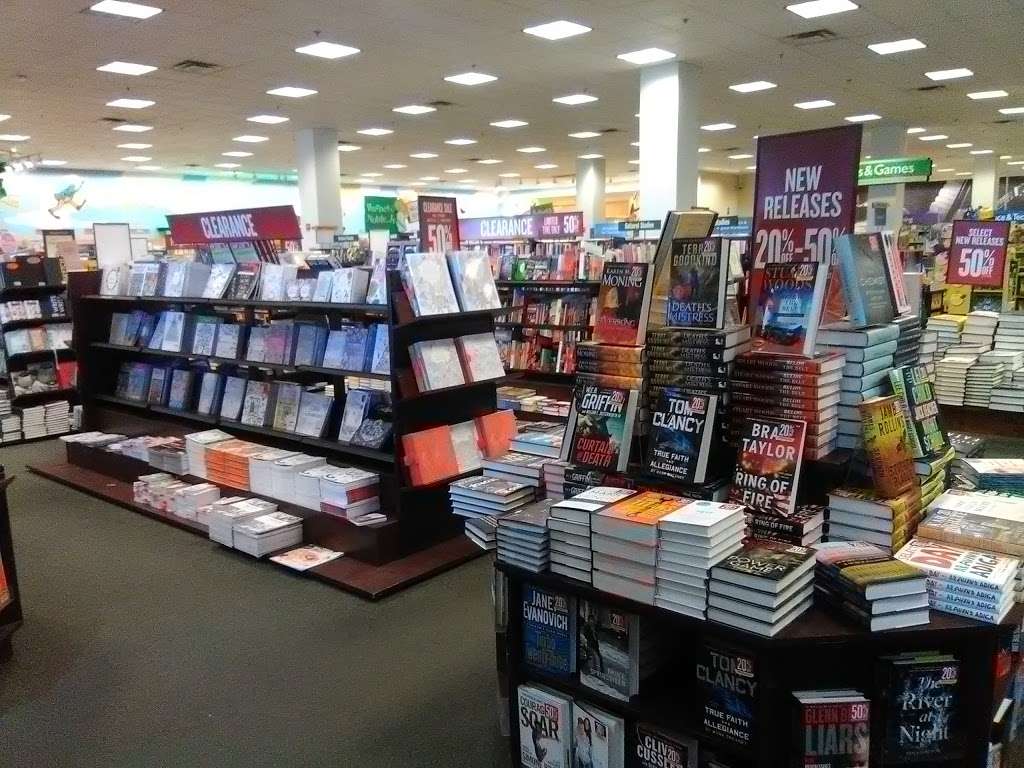 Barnes & Noble | 39228 10th St W, Palmdale, CA 93551, USA | Phone: (661) 272-9958