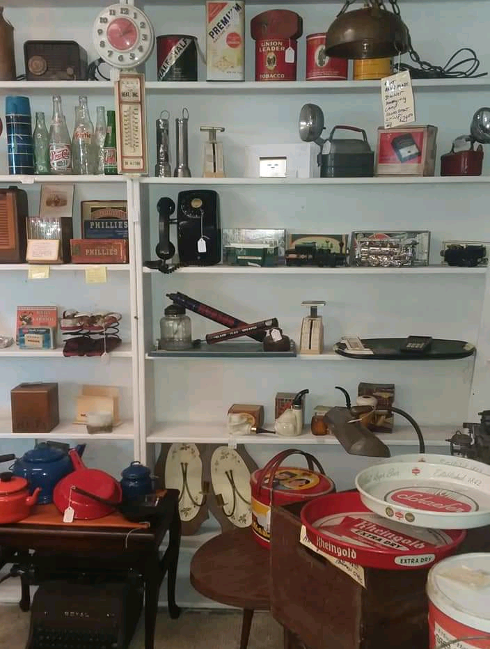 Simple Treasures Antiques | 208 B Addison Ln, Tunkhannock, PA 18657, USA | Phone: (570) 665-4356