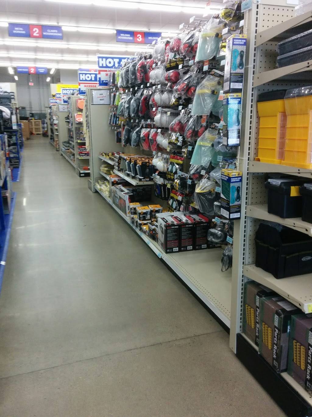 Harbor Freight Tools | 180 W Shaw Ave #2, Clovis, CA 93612, USA | Phone: (559) 298-7823