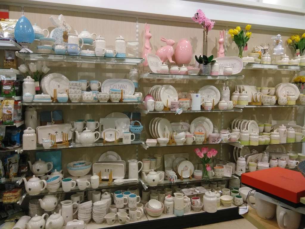 HomeGoods | 861 Pelham Pkwy, Pelham Manor, NY 10803, USA | Phone: (914) 636-3828