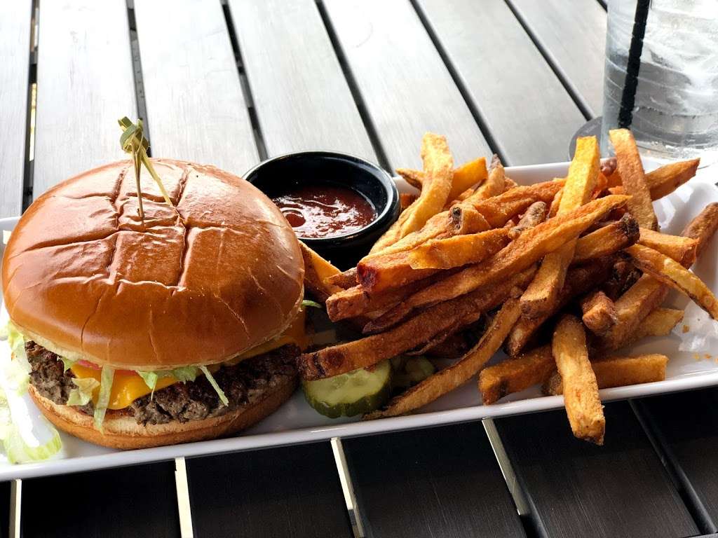 Bru Burger Bar - Noblesville | 350 Westfield Rd ste 100, Noblesville, IN 46060, USA | Phone: (317) 764-2510